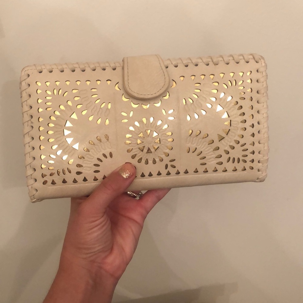 Tan magnetic clutch